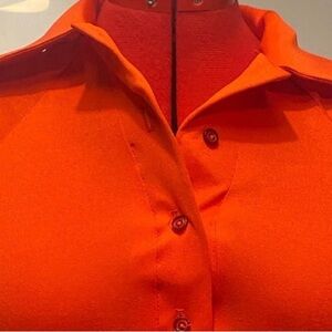 Orange vintage shirt, size large.  
Chemisier rétro vintage, tangerine, large